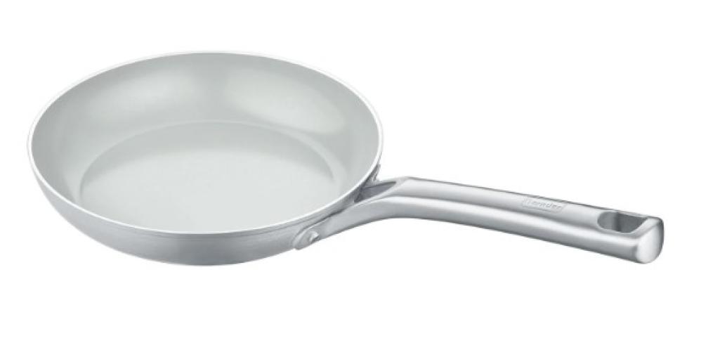 B.free pann 24cm, hall